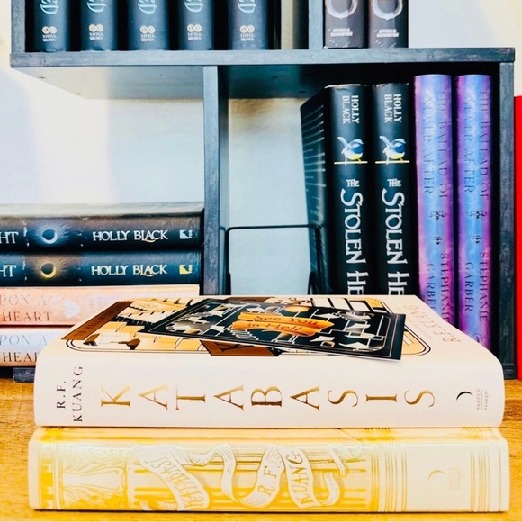 Fairyloot Exclusive Edition KATABASIS by R. F. Kuang - Picture 12 of 12